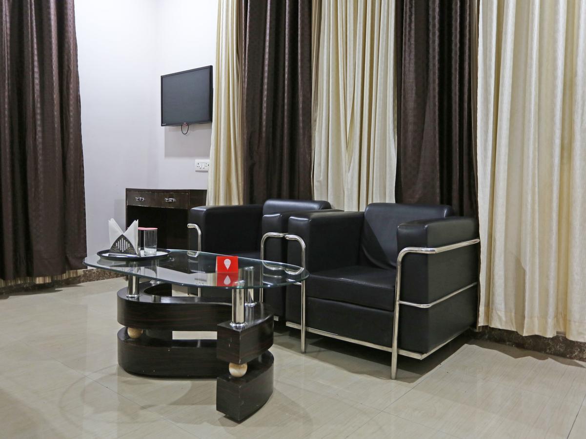 Oyo 4635 Sheetal Hotel ฮัดวานี ภายนอก รูปภาพ