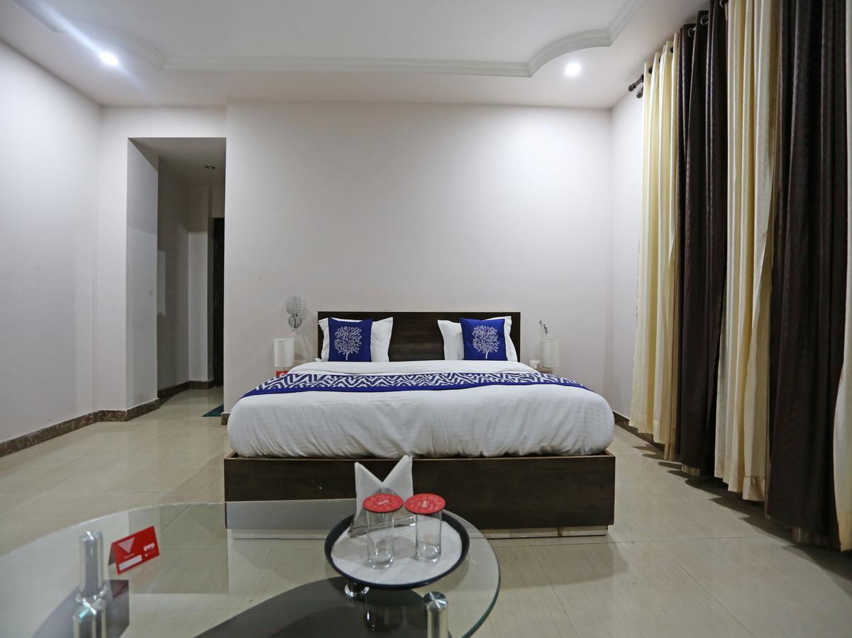Oyo 4635 Sheetal Hotel ฮัดวานี ภายนอก รูปภาพ