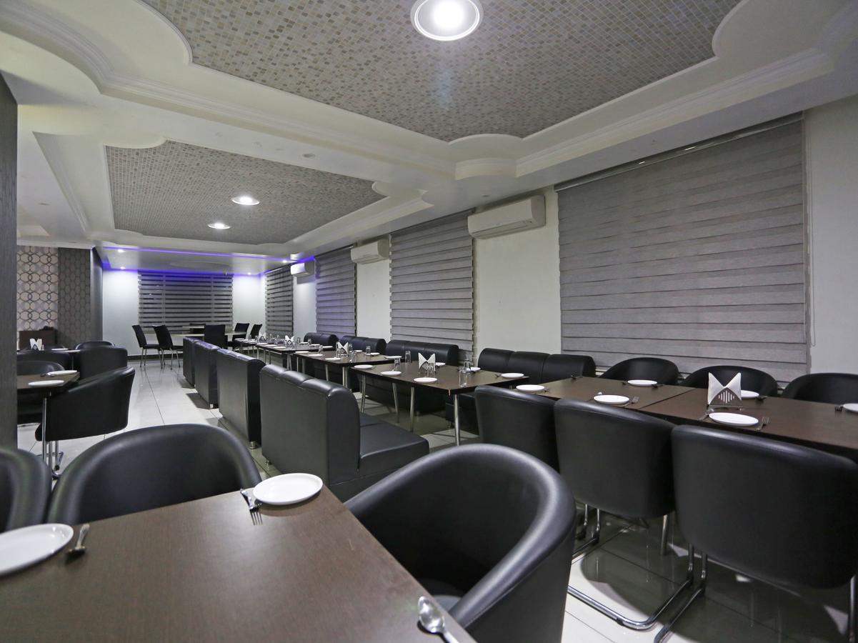 Oyo 4635 Sheetal Hotel ฮัดวานี ภายนอก รูปภาพ